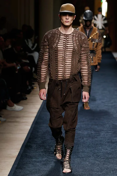 Look 26